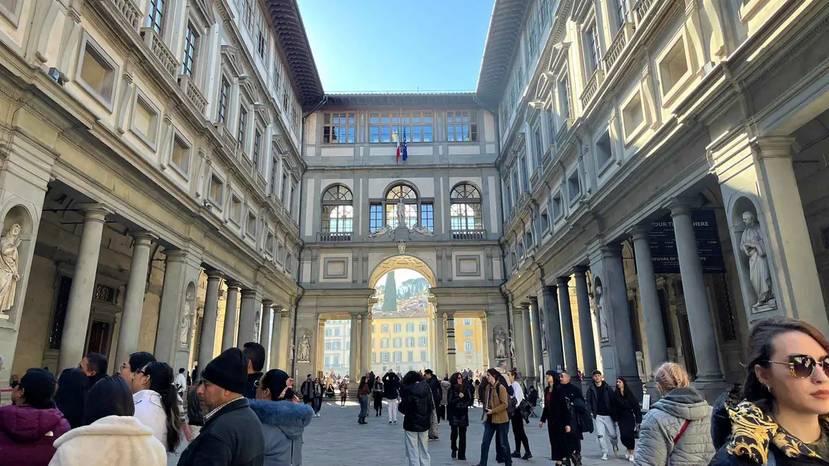 Uffizi entrance 1 where the 5-day Uffizi, Pitti and Boboli pass is shown