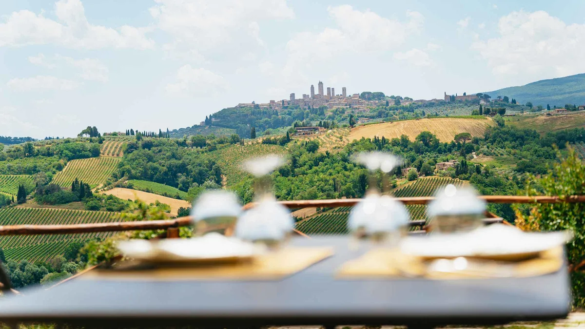 Farmhouse lunch table at a Chianti winery on a Siena, San Gimignano and Pisa day trip from on a day trip from Florence